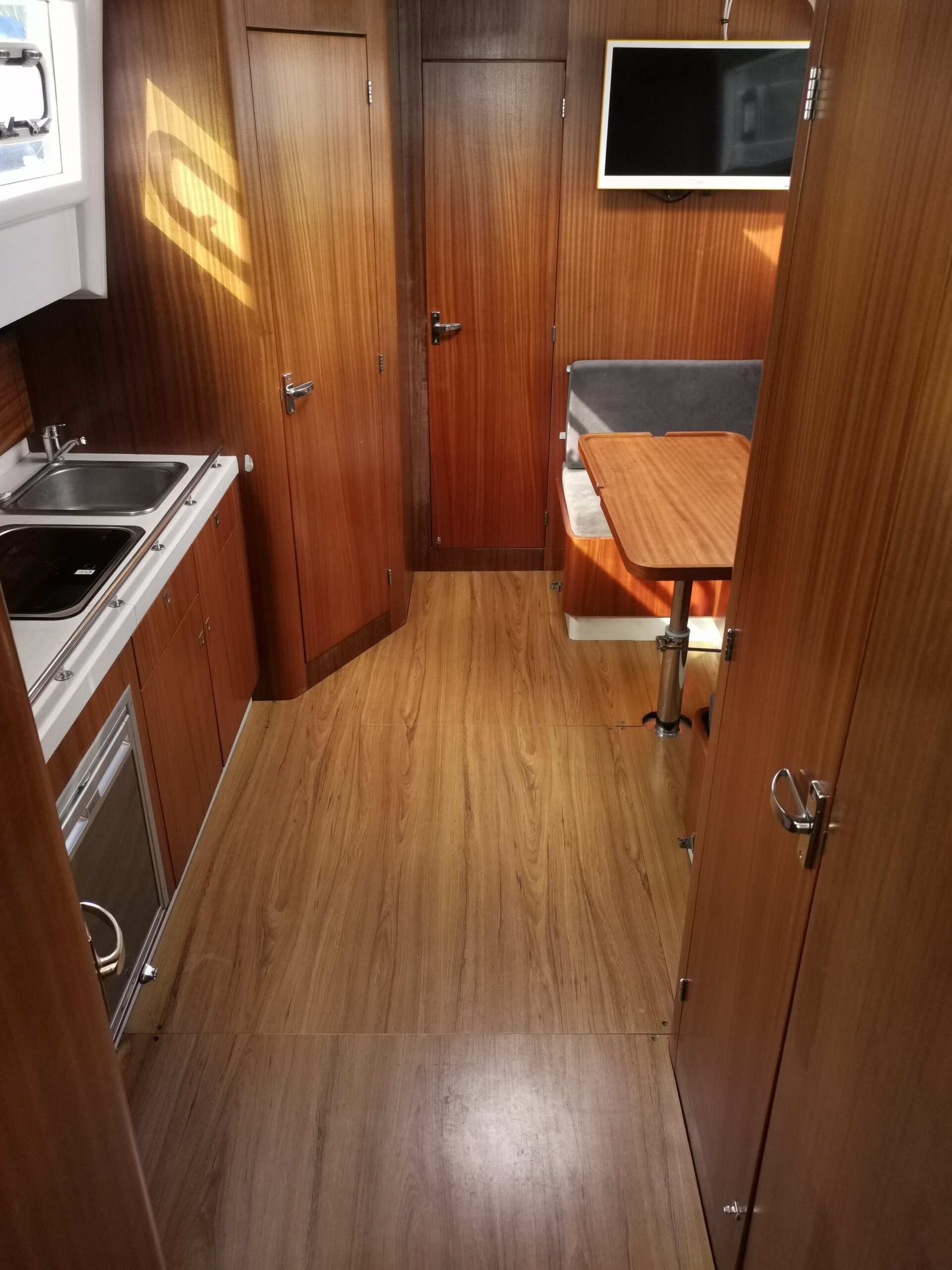 Nautiner 38 wnętrze