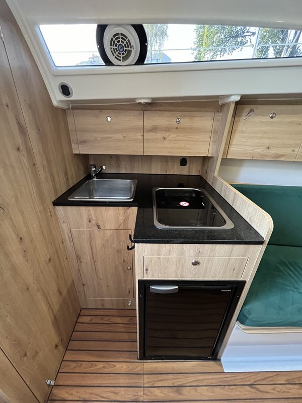 Antila 27 wnętrze - kambuz