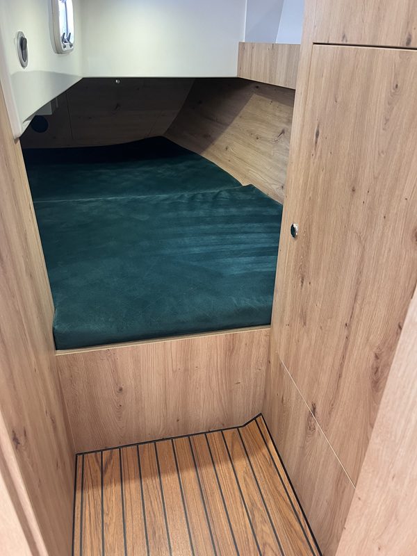 Antila 27 wnętrze - koja rufowa