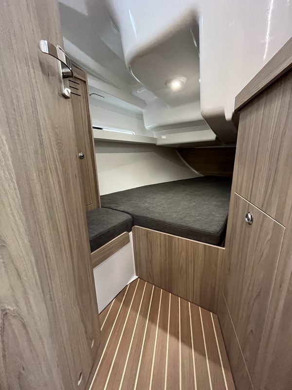 Antila 34 wnętrze koja rufowa