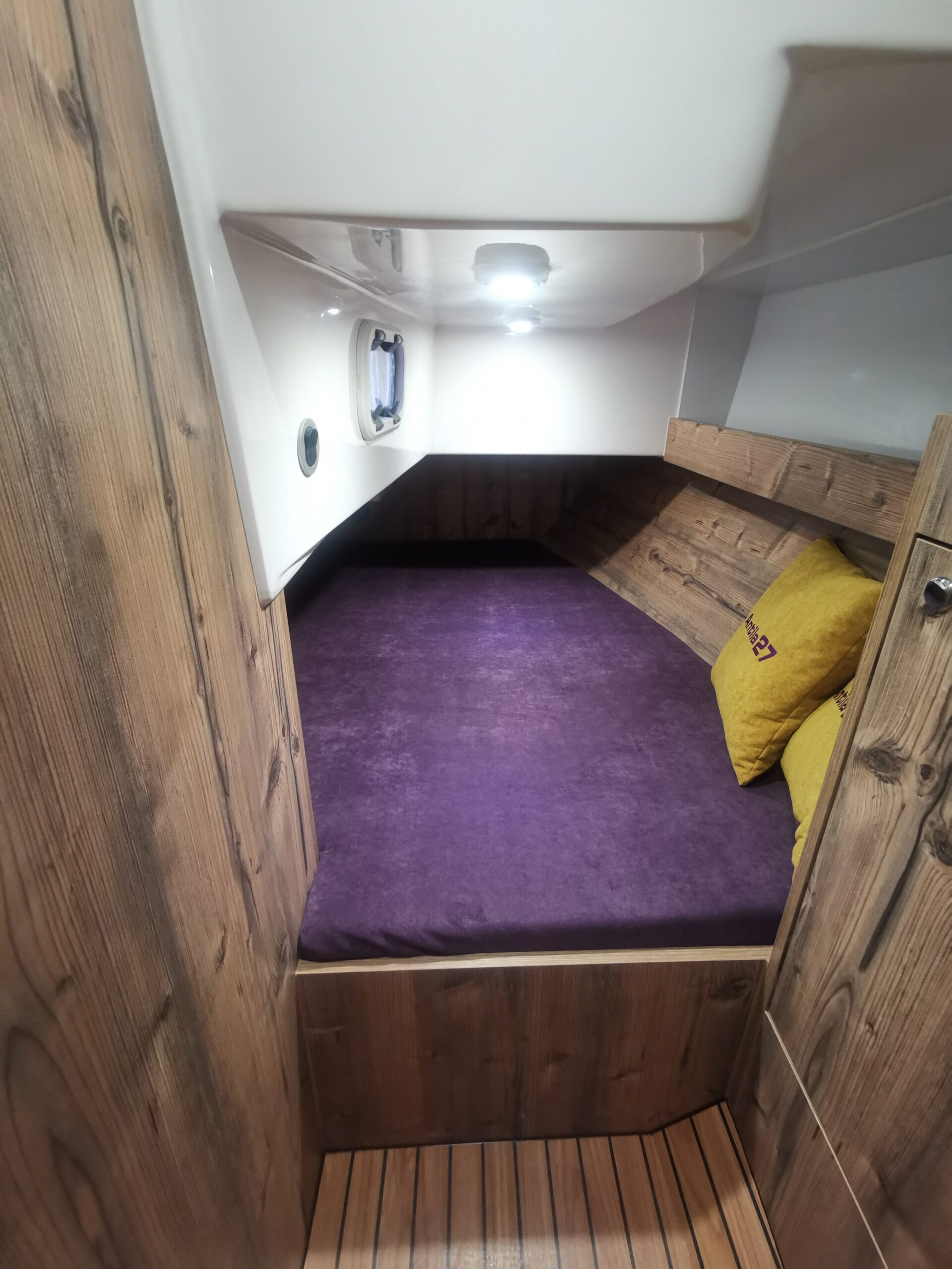 Antila 27 wnętrze - koja rufowa